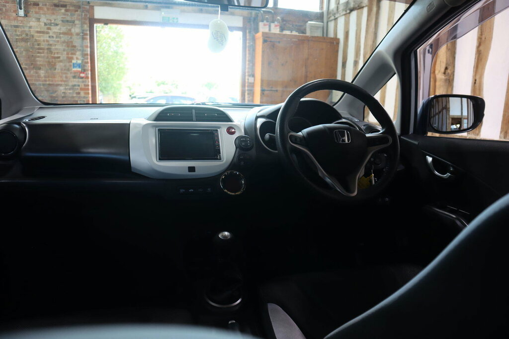 Honda Jazz 1.4 I Vtec Es Plus Hatchback White #37