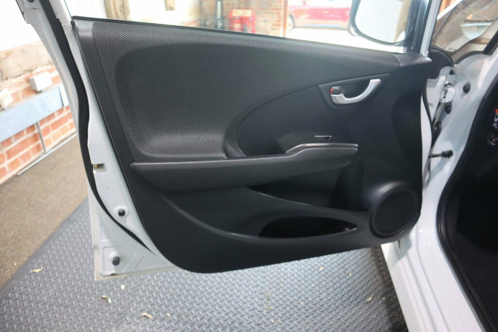 Honda Jazz 1.4 I Vtec Es Plus Hatchback White #31