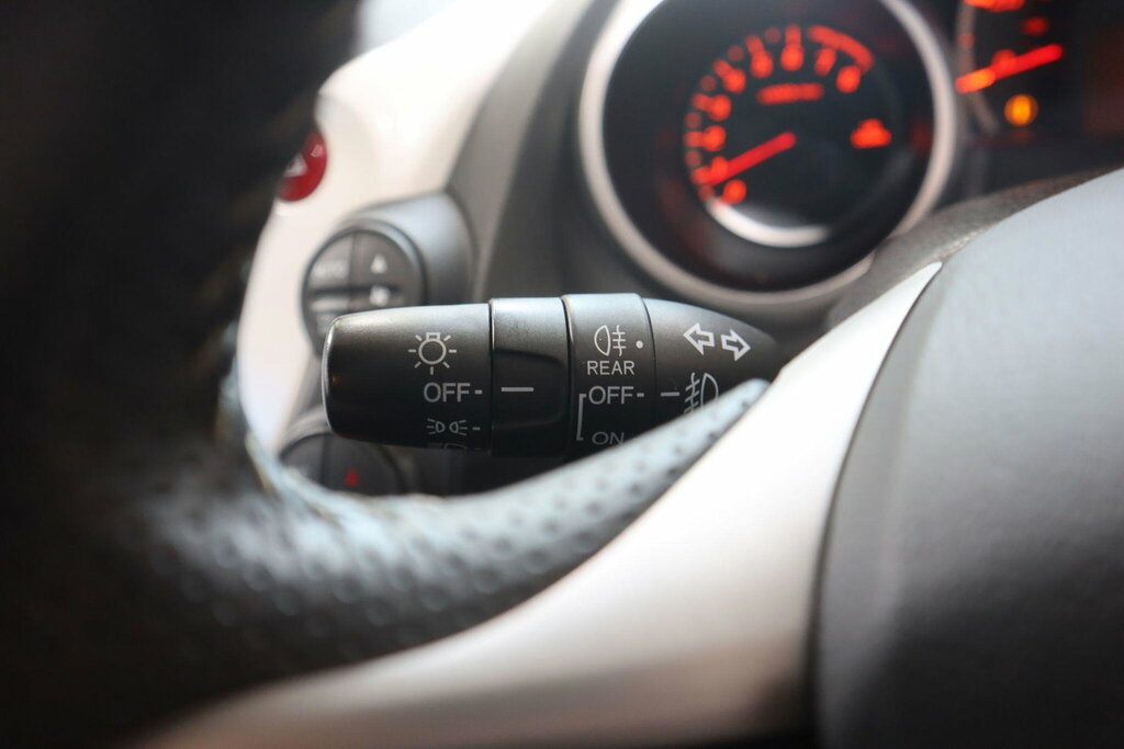 Honda Jazz 1.4 I Vtec Es Plus Hatchback White #21