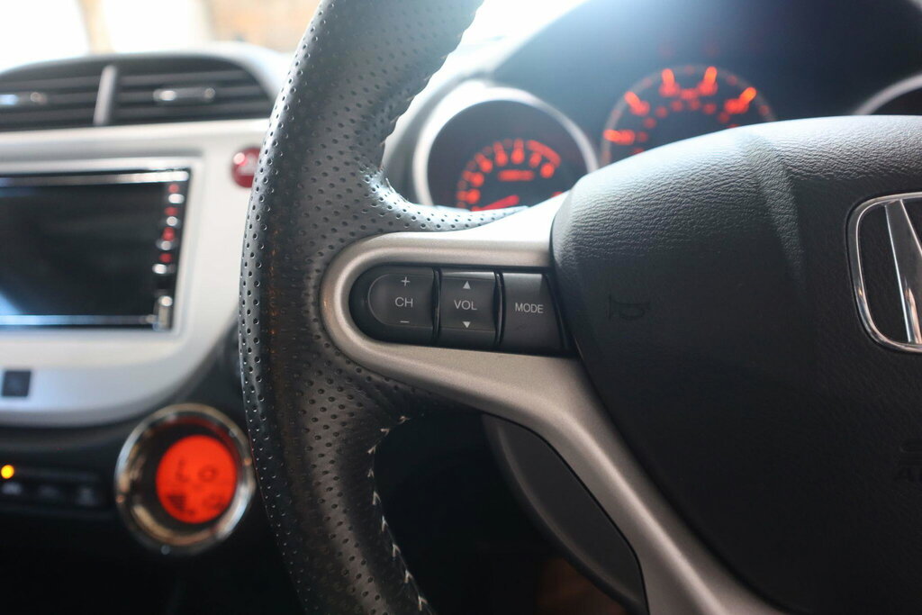 Honda Jazz 1.4 I Vtec Es Plus Hatchback White #19
