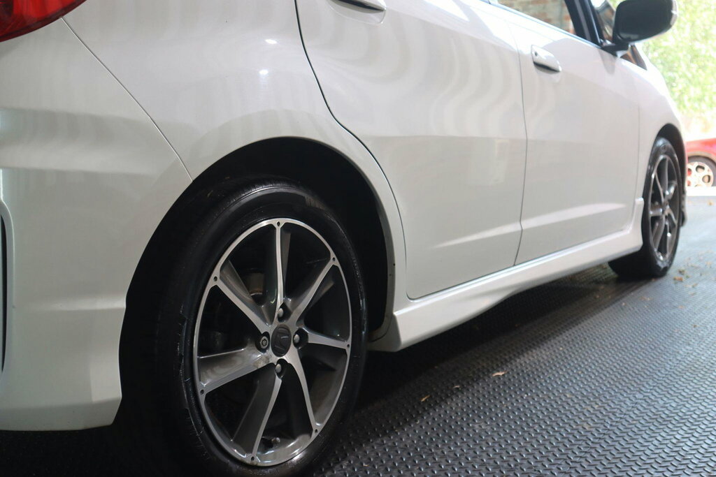Honda Jazz 1.4 I Vtec Es Plus Hatchback White #51