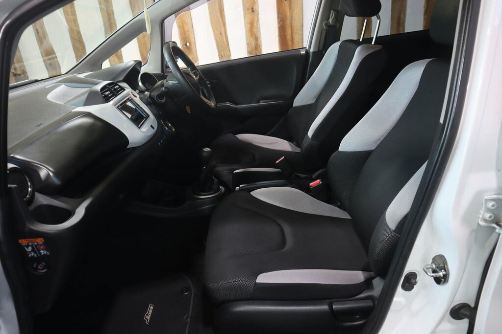 Honda Jazz 1.4 I Vtec Es Plus Hatchback White #27
