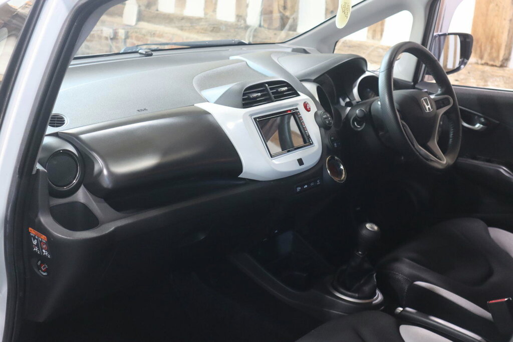 Honda Jazz 1.4 I Vtec Es Plus Hatchback White #26