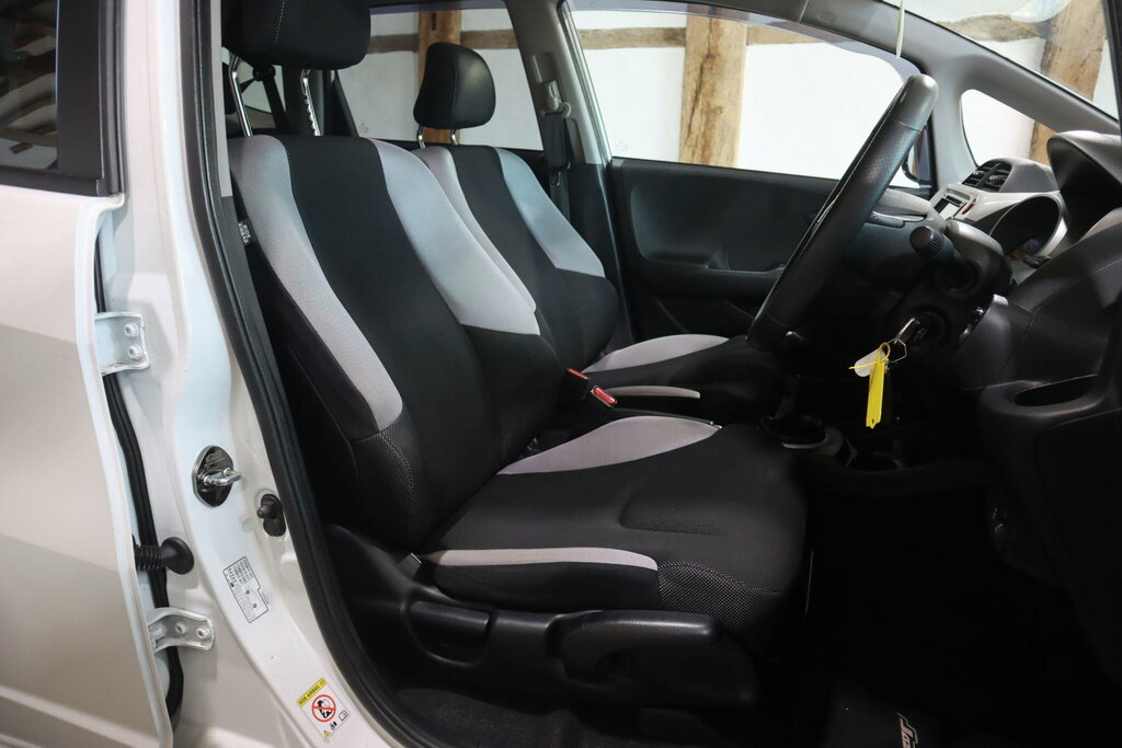 Honda Jazz 1.4 I Vtec Es Plus Hatchback White #10