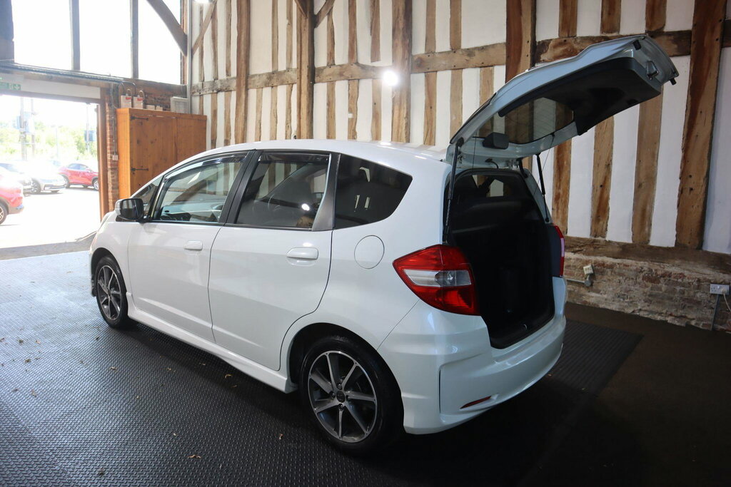 Honda Jazz 1.4 I Vtec Es Plus Hatchback White #41