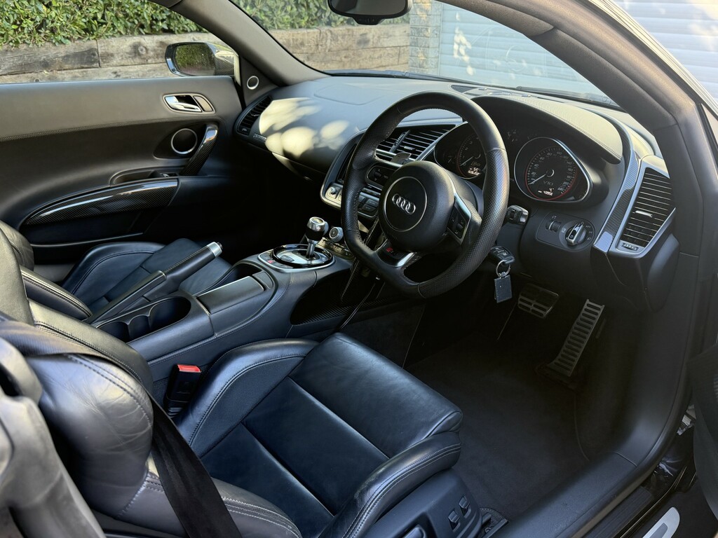 Audi R8 5.2 Fsi V10 Plus Black #2