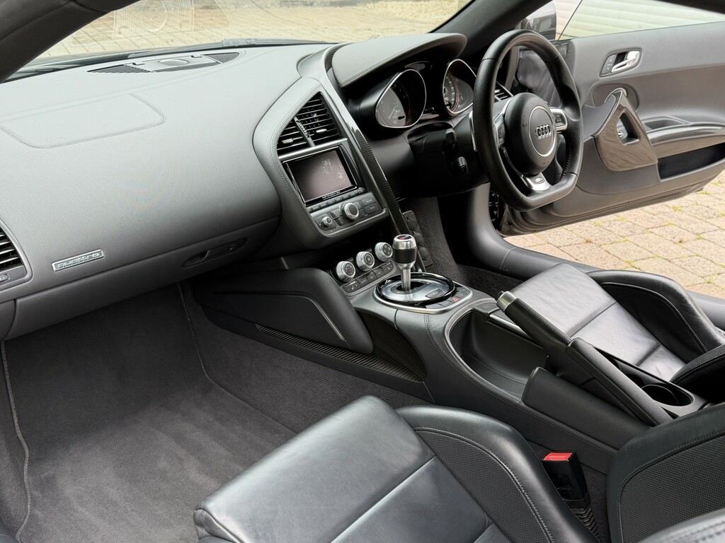 Audi R8 4.2 Fsi V8 Quattro S Tronic Black #52