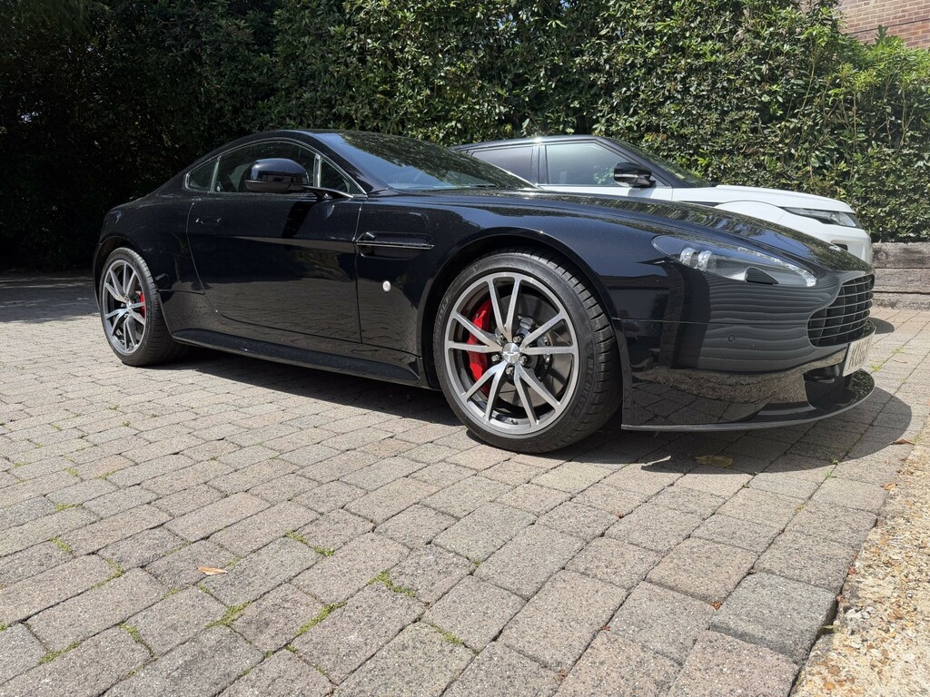 Aston Martin Vantage 4.7 V8 S Black