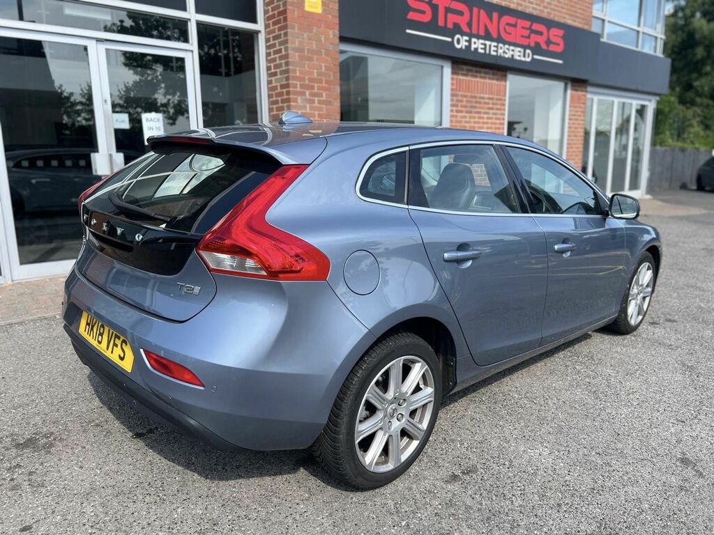 Volvo V40 2018 1.5 T2 Gpf Inscription Hatchback A Blue #2