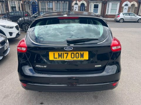 Ford Focus 1.0T Ecoboost Titanium LM17OOW Black #4