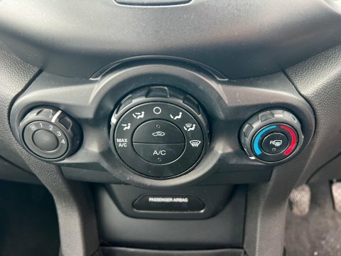 Ford Ecosport Hatchback  #28