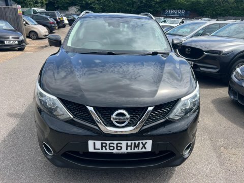 Nissan Qashqai 1.2 Dig-t Tekna LR66HMX Black #2