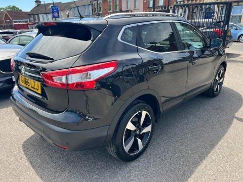 Nissan Qashqai 1.2 Dig-t N-connecta GU66LZJ Black #5