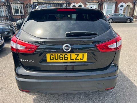 Nissan Qashqai 1.2 Dig-t N-connecta GU66LZJ Black #4