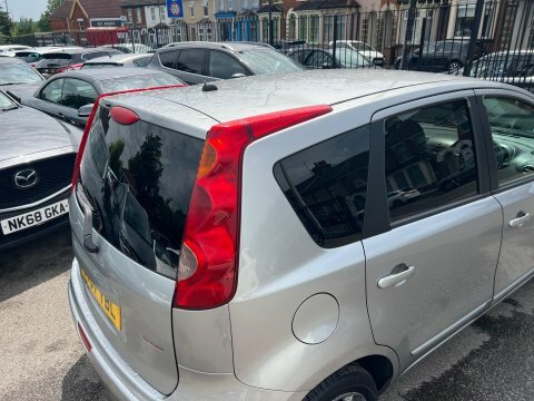 Nissan Note Hatchback 1.6 16V N-tec 2011 Red #9