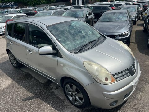 Nissan Note Hatchback 1.6 16V N-tec 2011 Red #7