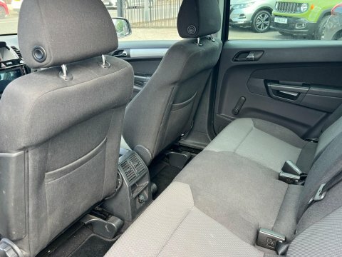 Vauxhall Zafira Sri Silver #25