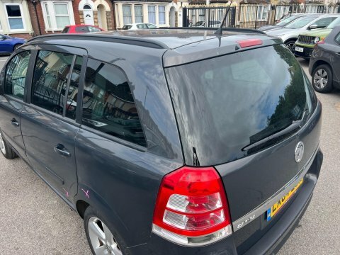 Vauxhall Zafira Sri Silver #16