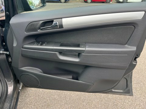 Vauxhall Zafira Sri Silver #30