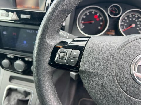Vauxhall Zafira Sri Silver #19