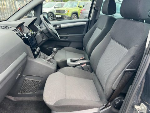 Vauxhall Zafira Sri Silver #23