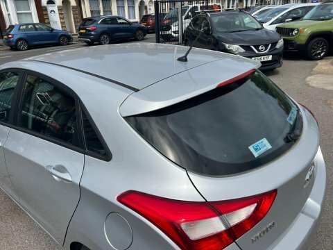 Hyundai I30 Crdi Se Nav Silver #15