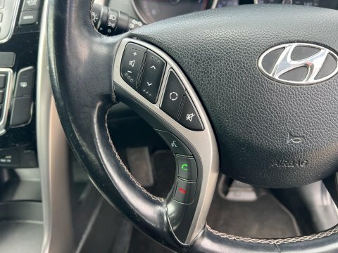 Hyundai I30 Crdi Se Nav Silver #18