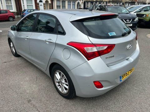 Hyundai I30 1.6 Active Silver #3