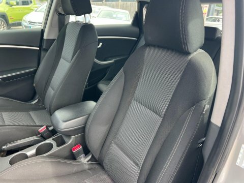 Hyundai I30 Crdi Se Nav Silver #22