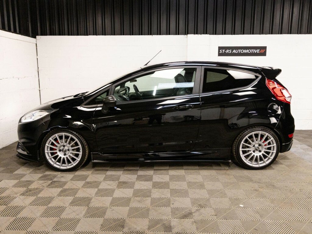 Ford Fiesta Studio Red #58