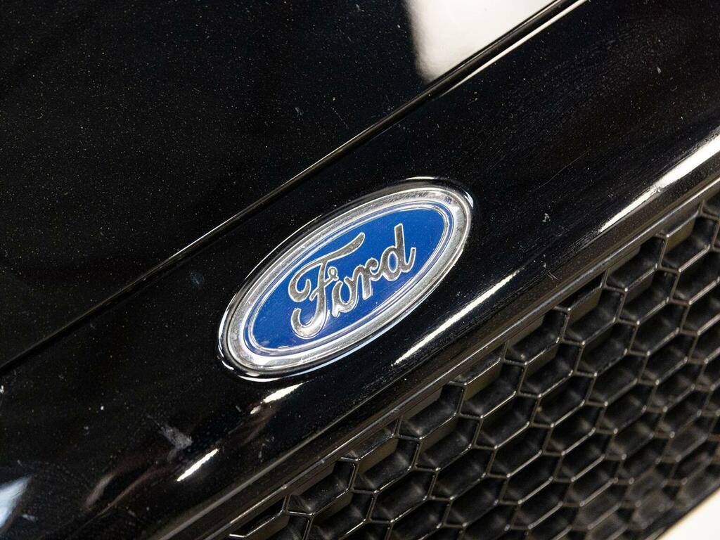 Ford Fiesta Studio Red #44