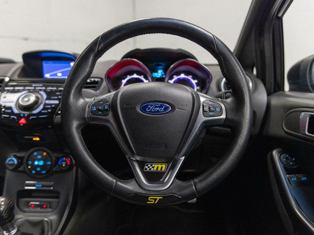 Ford Fiesta Studio Red #41