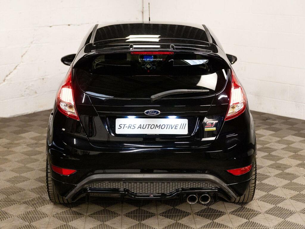 Ford Fiesta Studio Red #9