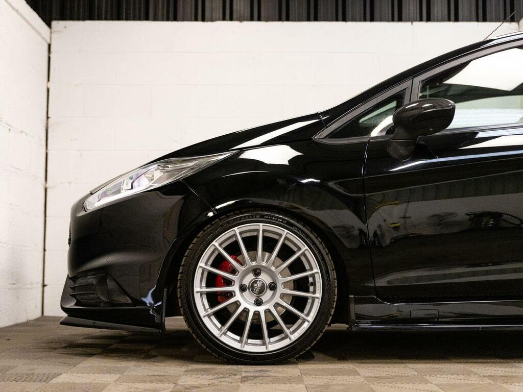 Ford Fiesta Studio Red #33