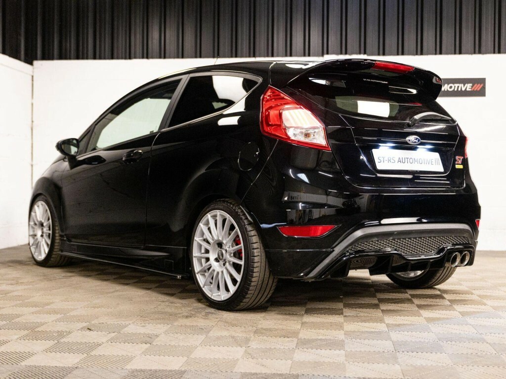 Ford Fiesta Studio Red #57