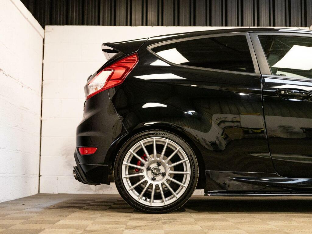 Ford Fiesta Studio Red #31