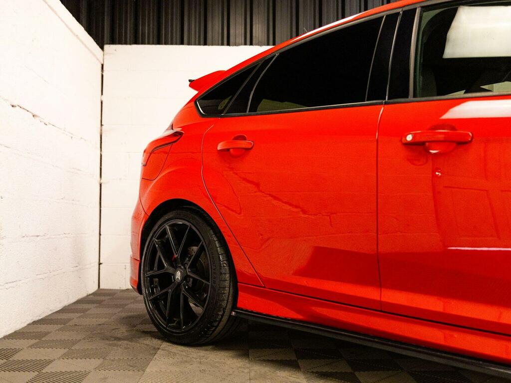 Ford Focus 2.0T Ecoboost St-3 Euro 6 Ss FJ16UXG Red #3