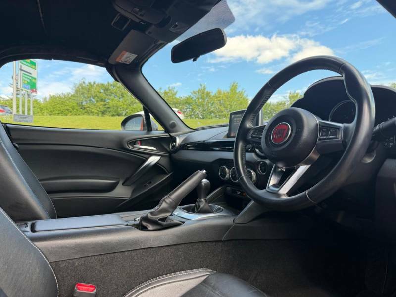 Fiat 124 Spider Lusso 1.4 Multiair - 2018 18 Black #6