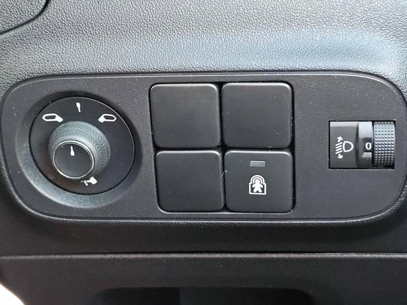 Citroen C3 1.2 Puretech C-series Euro 6 S S White #26