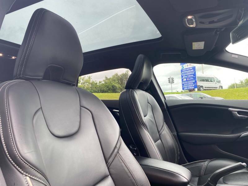 Volvo V40 Hatchback 2.0 T2 Momentum Nav Plus Euro 6 Ss Silver #11