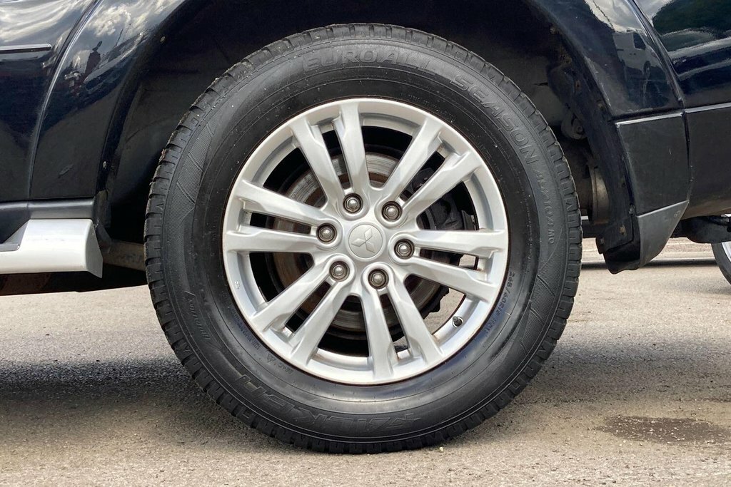 Mitsubishi Shogun 3.2L Di-d Barbarian 187 Bhp Black #28