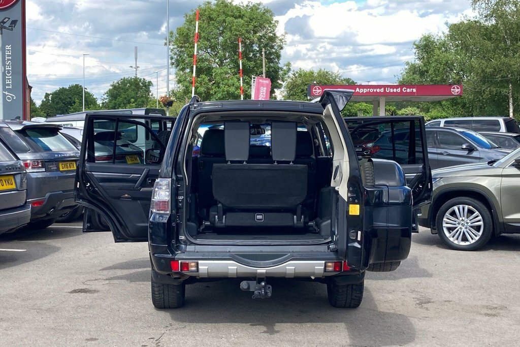 Mitsubishi Shogun 3.2L Di-d Barbarian 187 Bhp Black #32