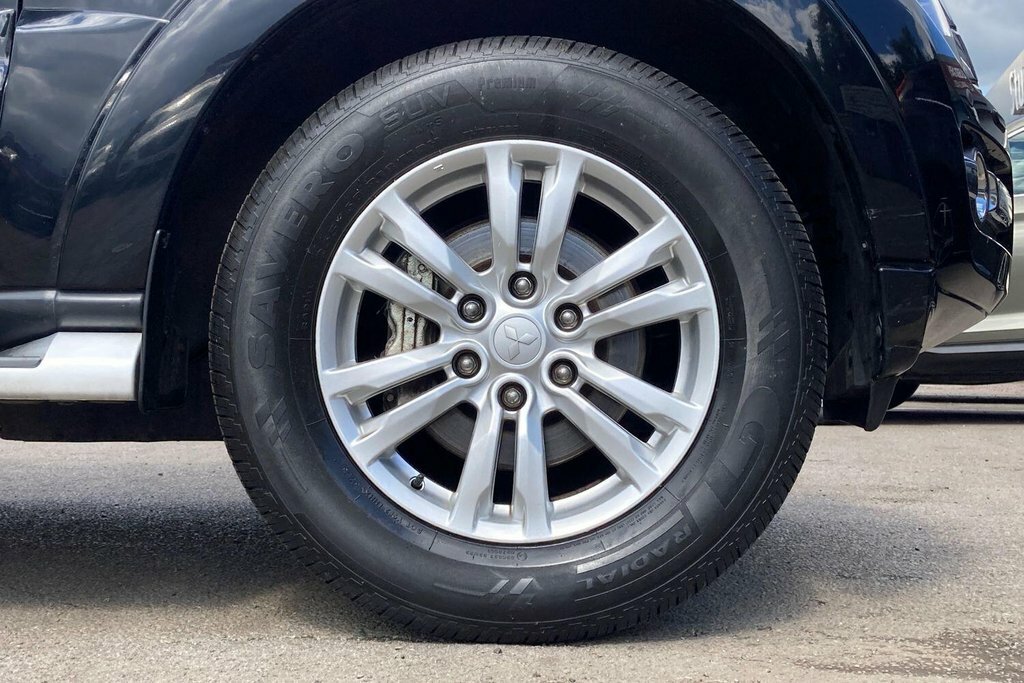 Mitsubishi Shogun 3.2L Di-d Barbarian 187 Bhp Black #25