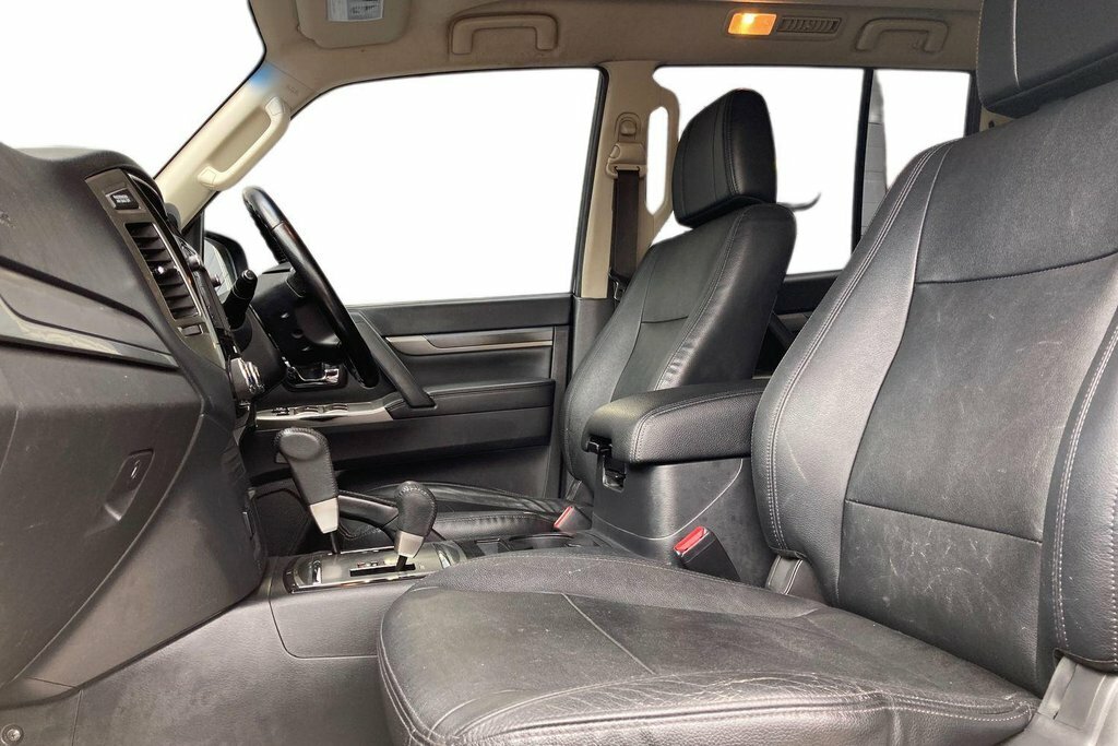 Mitsubishi Shogun 3.2L Di-d Barbarian 187 Bhp Black #9