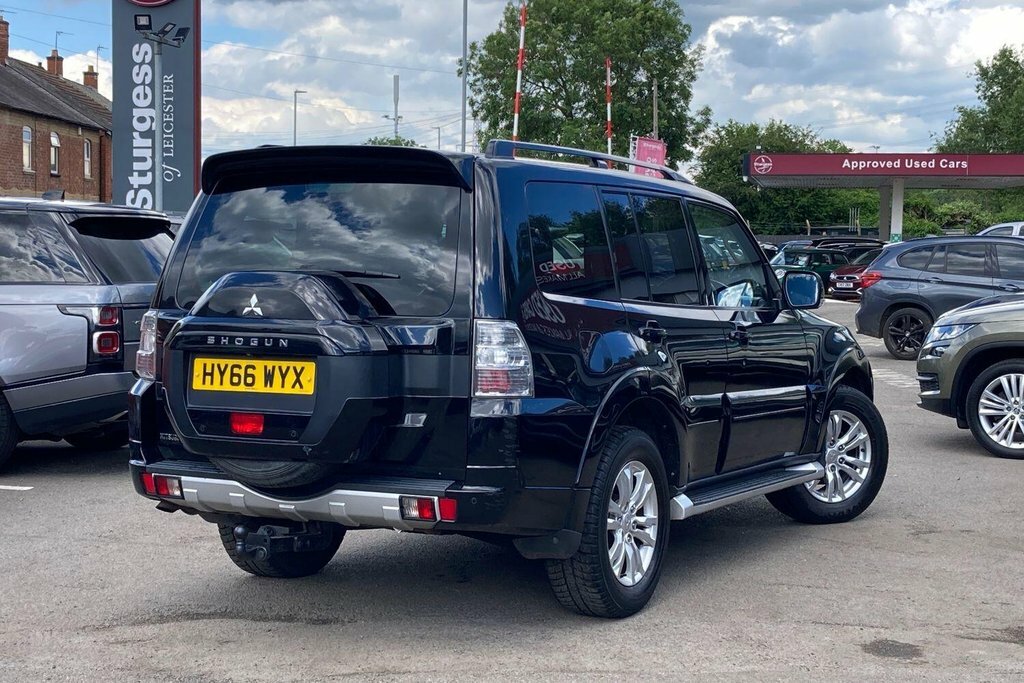 Mitsubishi Shogun 3.2L Di-d Barbarian 187 Bhp Black #35