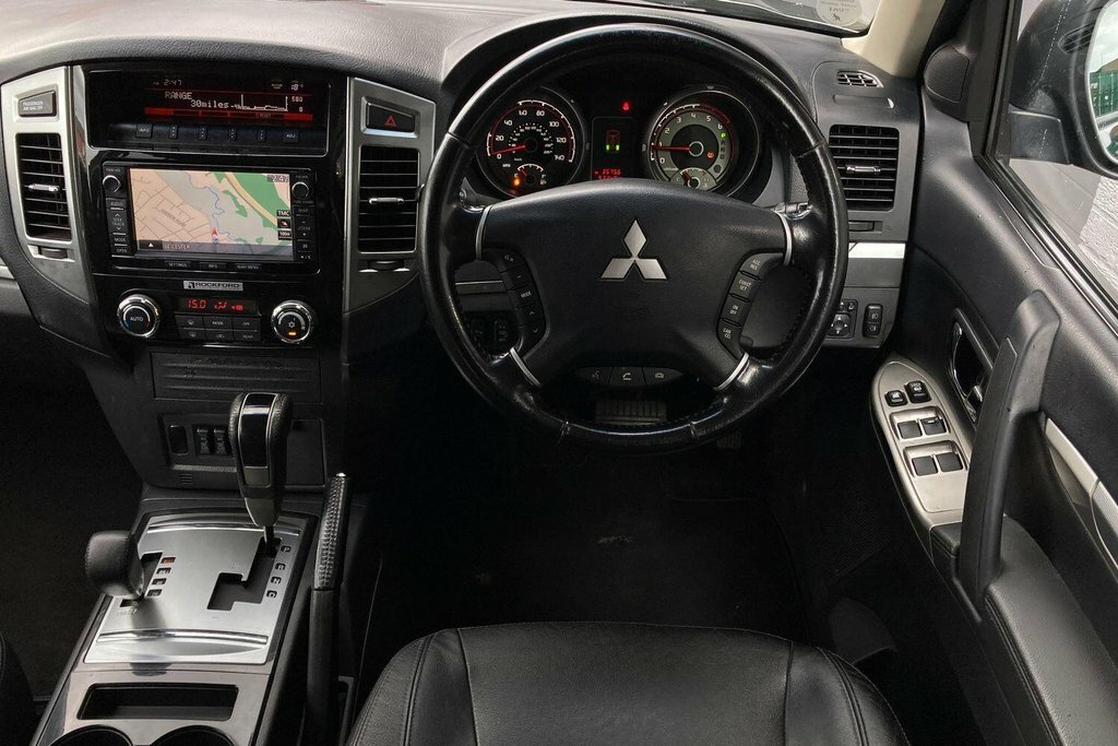 Mitsubishi Shogun 3.2L Di-d Barbarian 187 Bhp Black #14