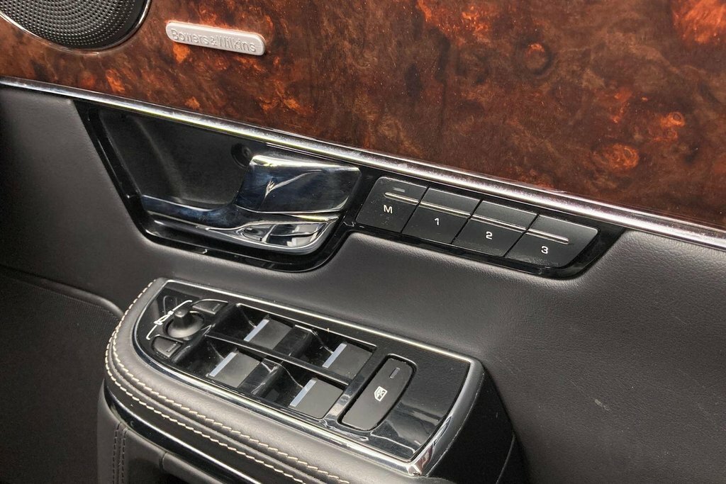 Jaguar XJ Saloon 3 Grey #34