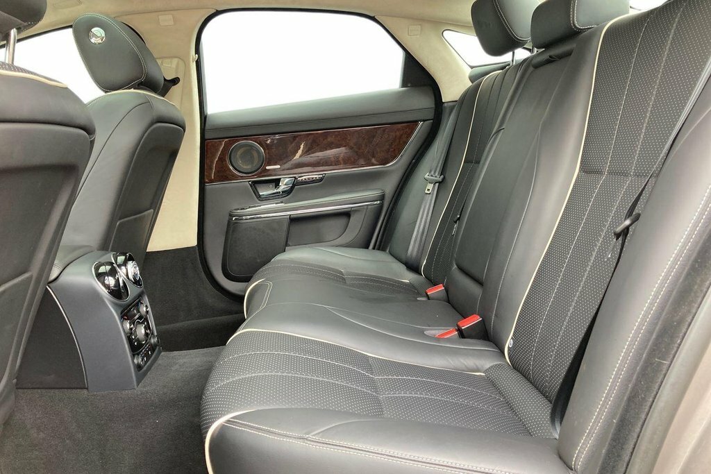 Jaguar XJ Saloon 3 Grey #10
