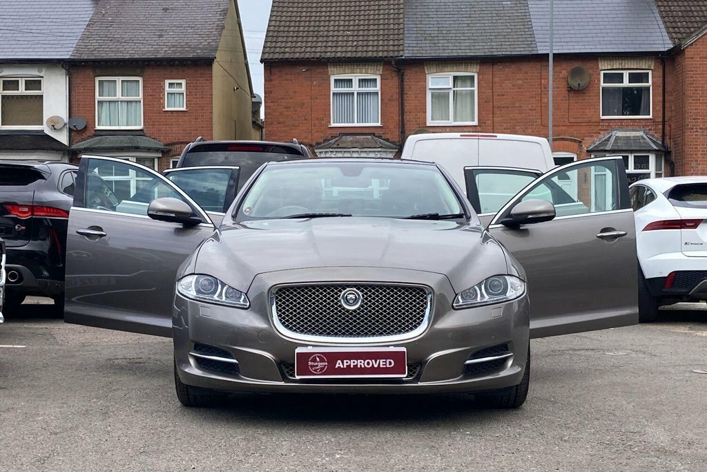 Jaguar XJ Saloon 3 Grey #31