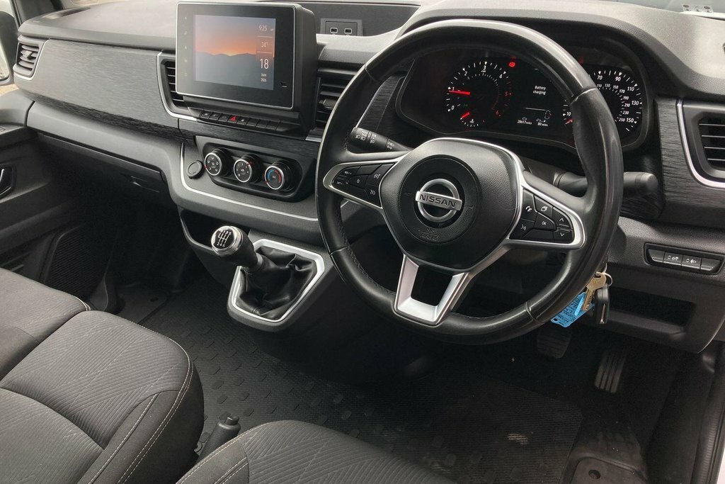 Nissan Primastar 2L Visia White #12